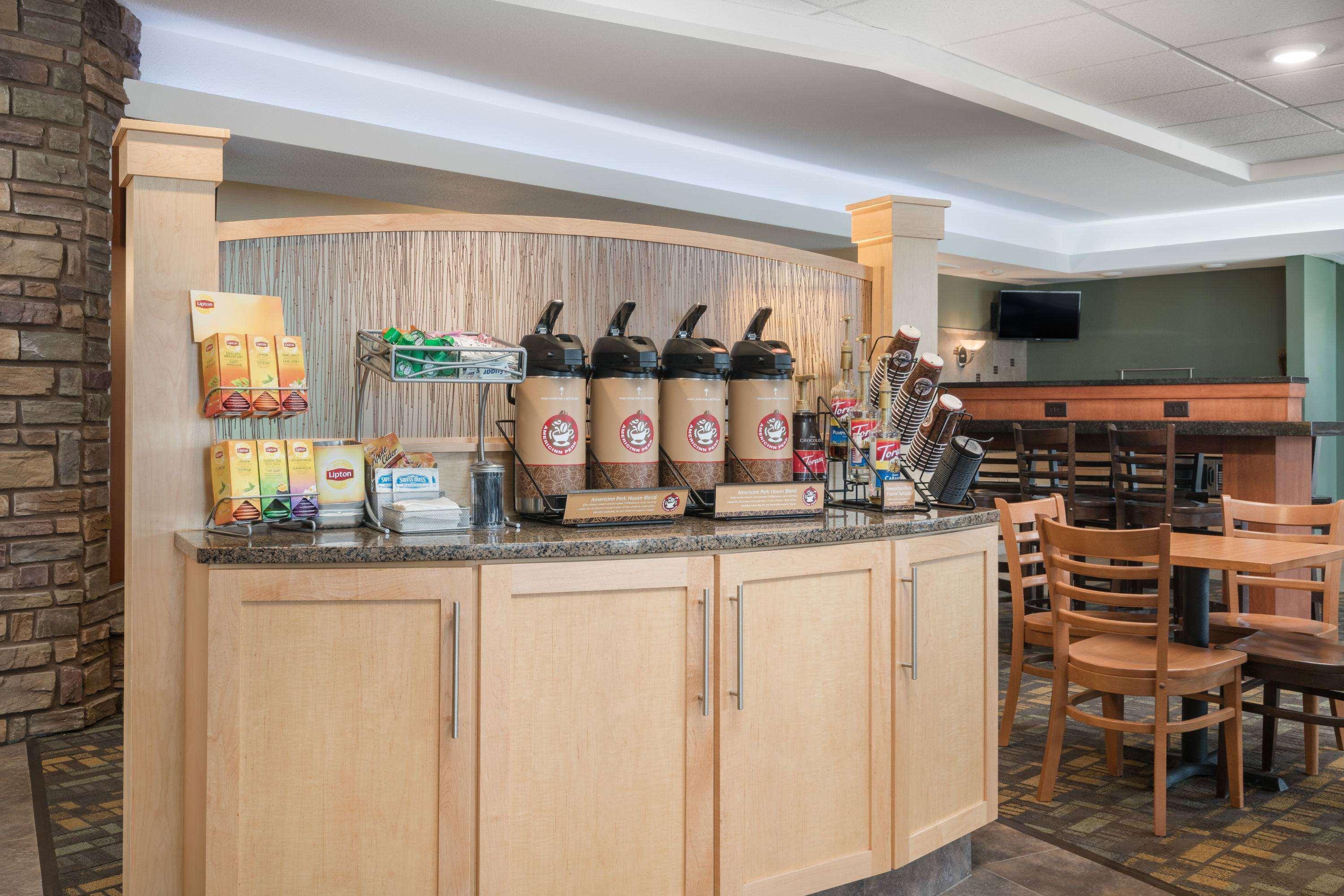 Americinn By Wyndham Hartford Sd Dış mekan fotoğraf