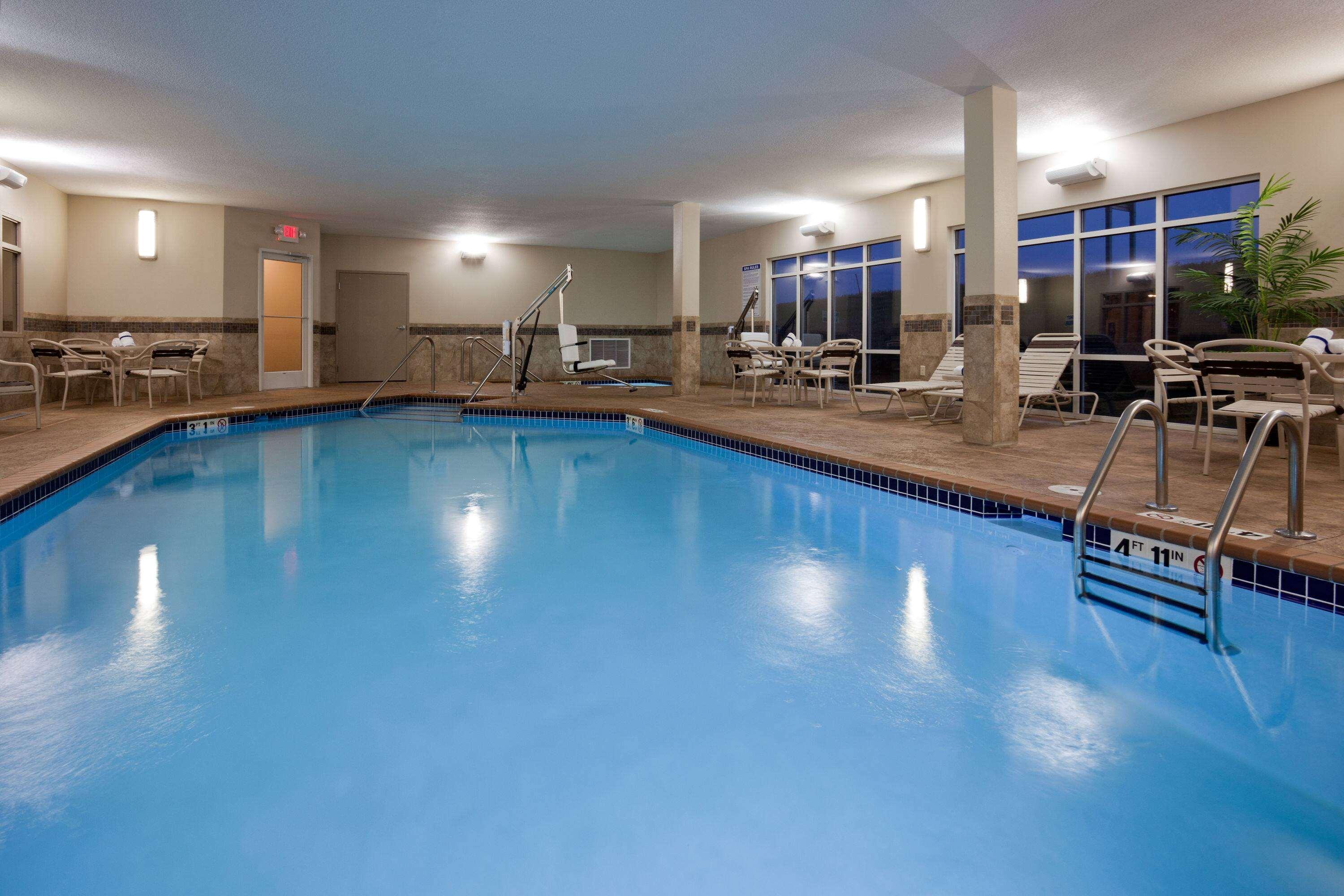 Americinn By Wyndham Hartford Sd Dış mekan fotoğraf