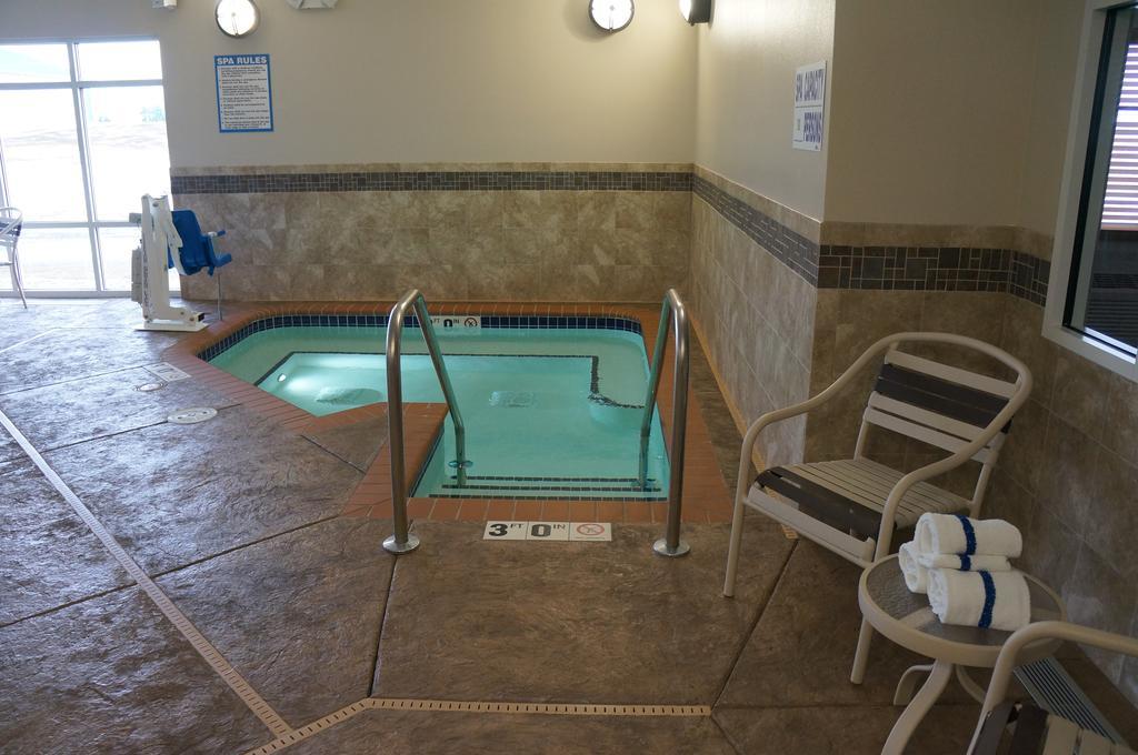 Americinn By Wyndham Hartford Sd Dış mekan fotoğraf