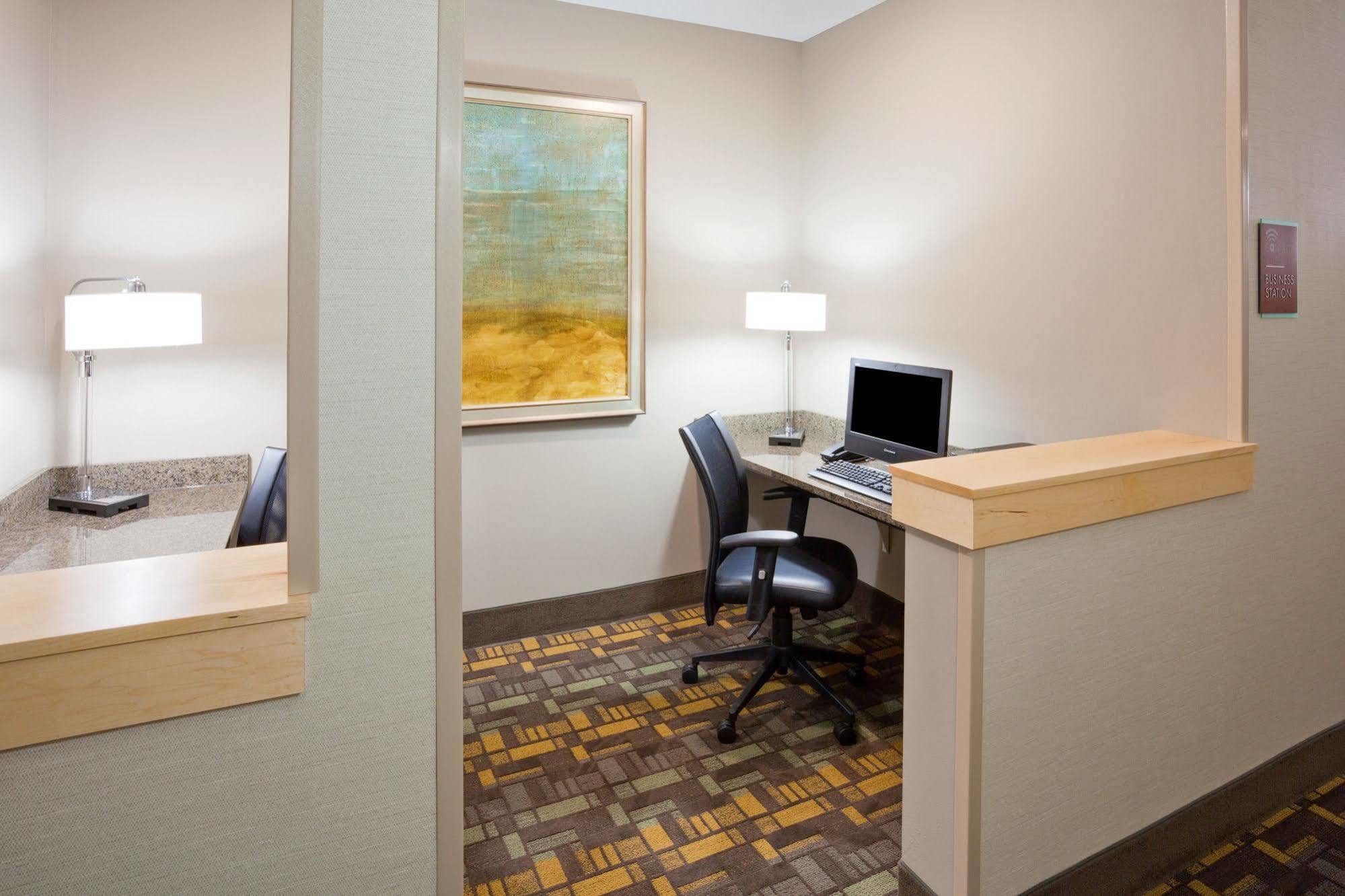 Americinn By Wyndham Hartford Sd Dış mekan fotoğraf