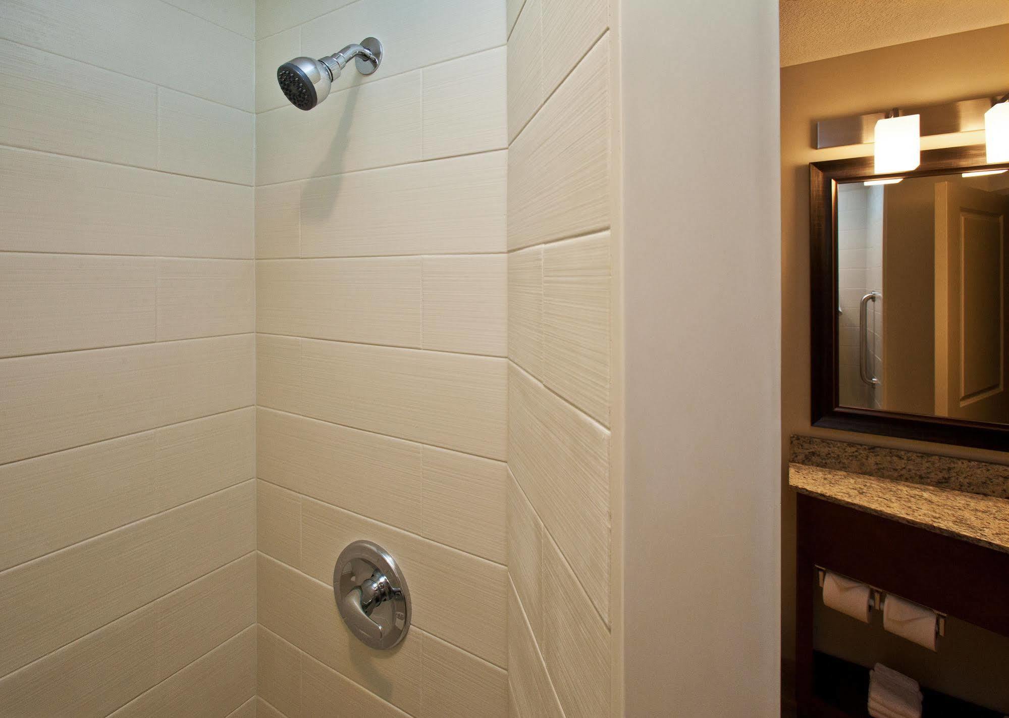 Americinn By Wyndham Hartford Sd Dış mekan fotoğraf